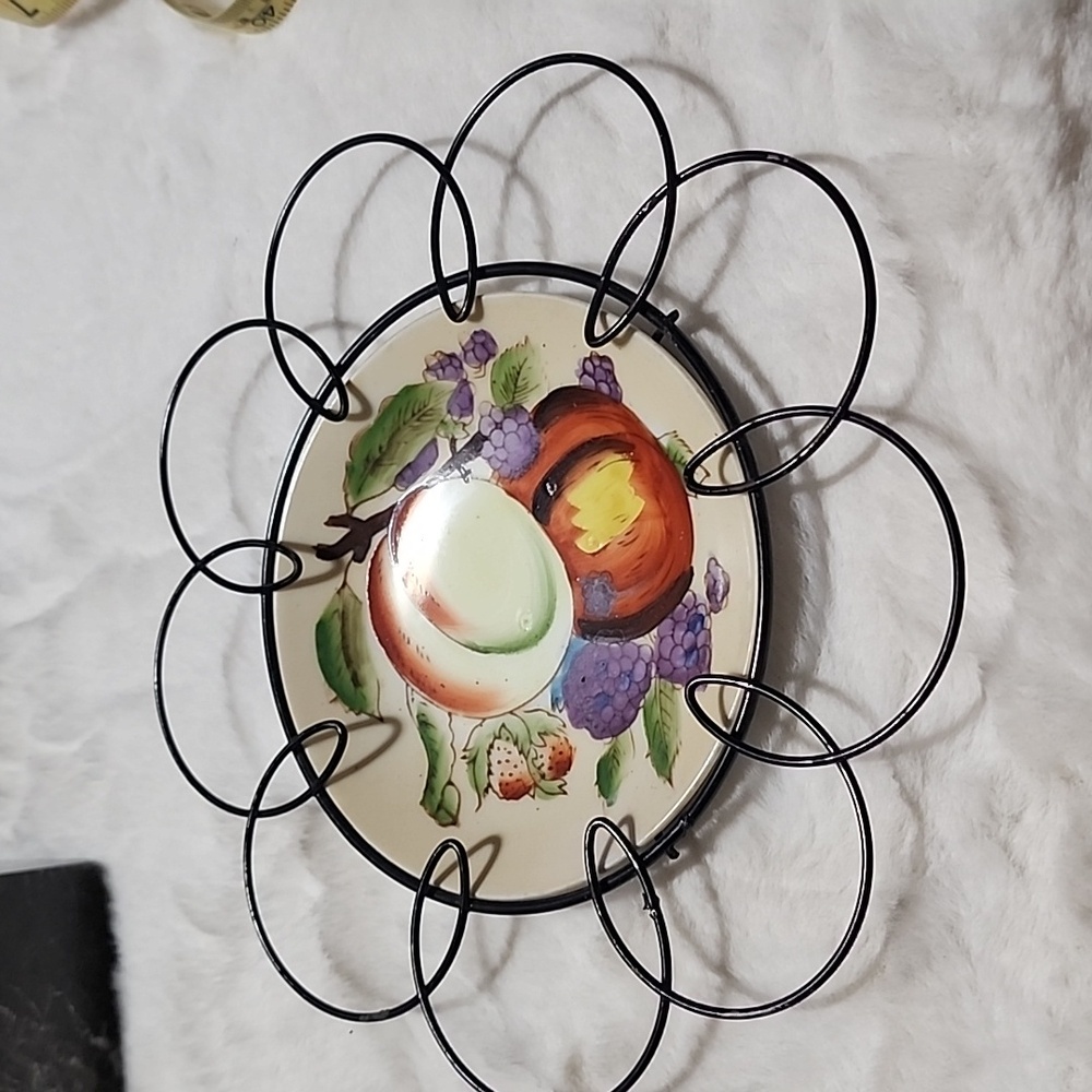 VINTAGE  JAPAN  HAND PAINTED CERAMIC  PLATE.
